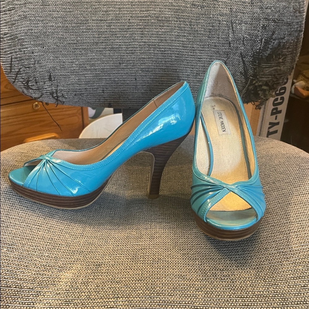 Steve Madden Blue Peep Toe Heels
